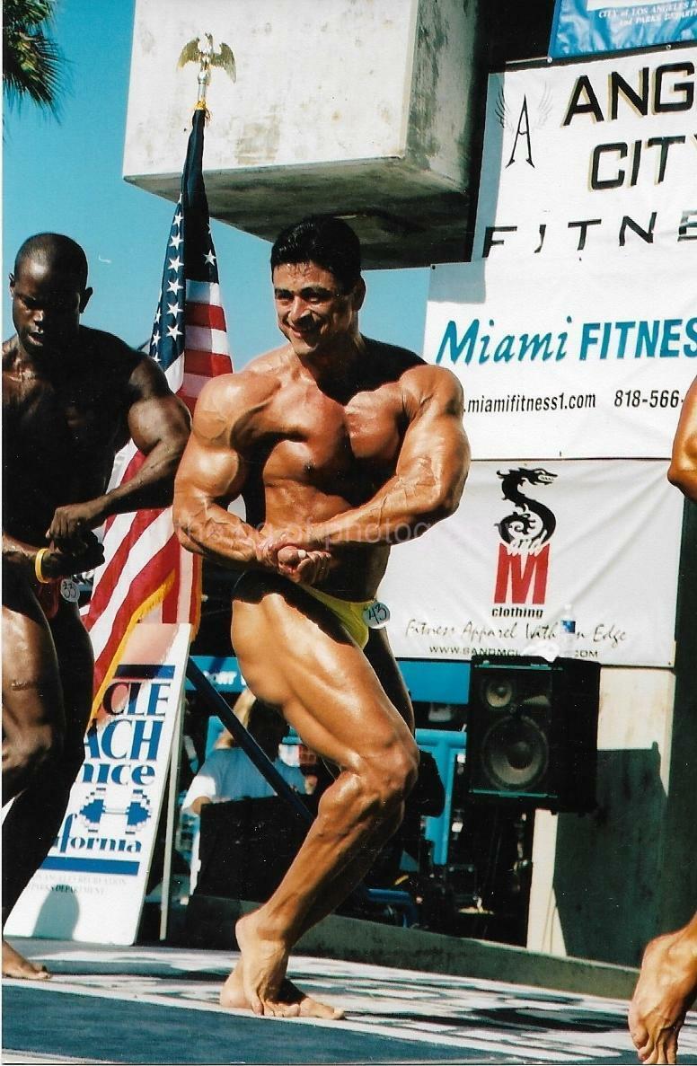 MUSCLE MAN Bodybuilder FOUND Photo Poster painting Color VENICE BEACH CALIFORNIA Original 07 8 F