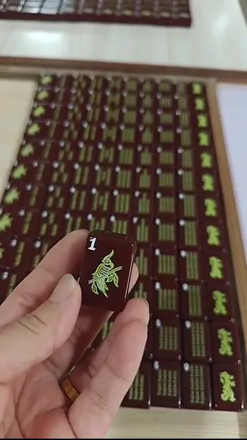 Brooklyn Oxblood American Mahjong Tiles Set 