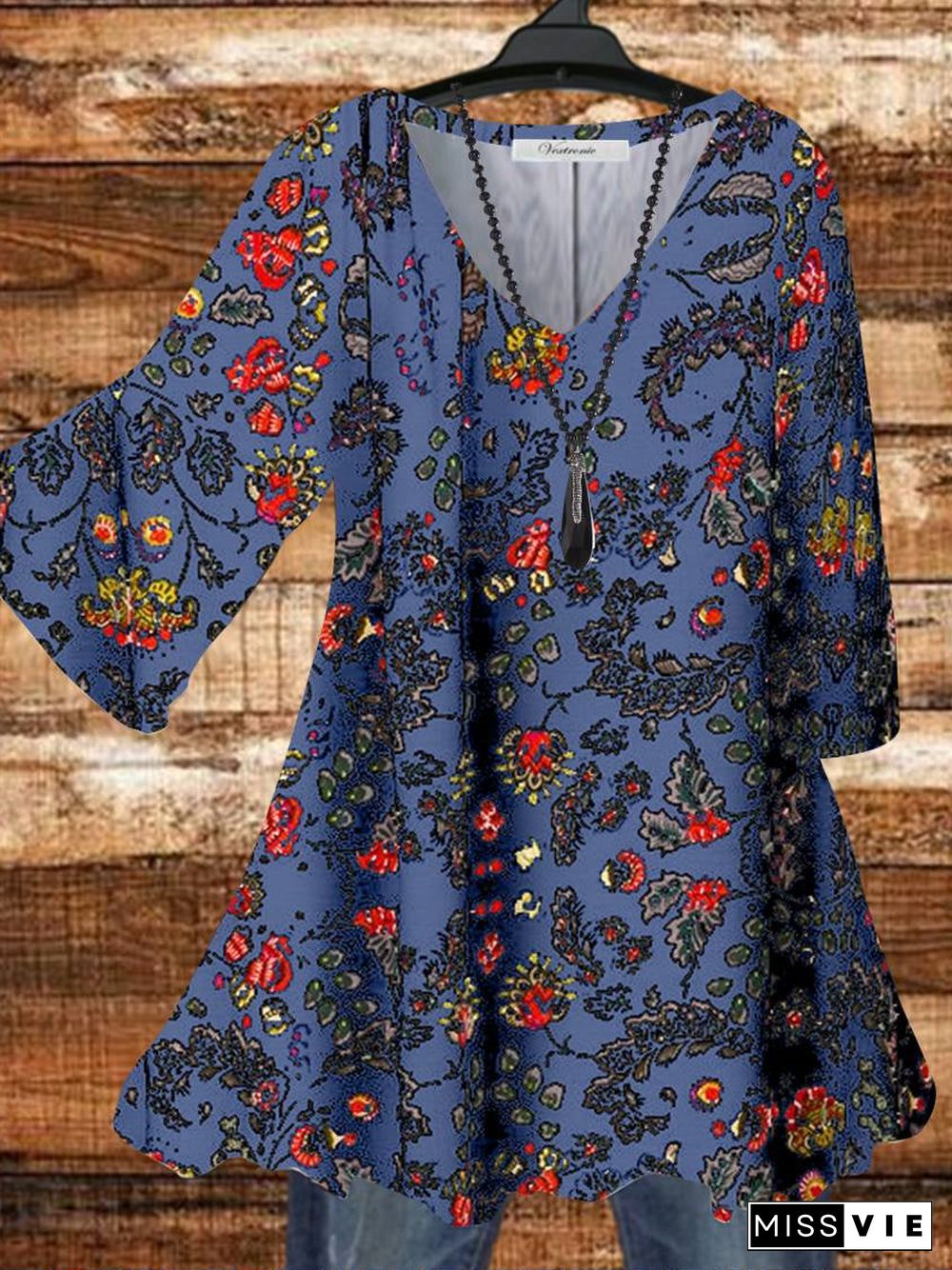 Women 3/4 Sleeve V-neck Floral Printed Graphic Top