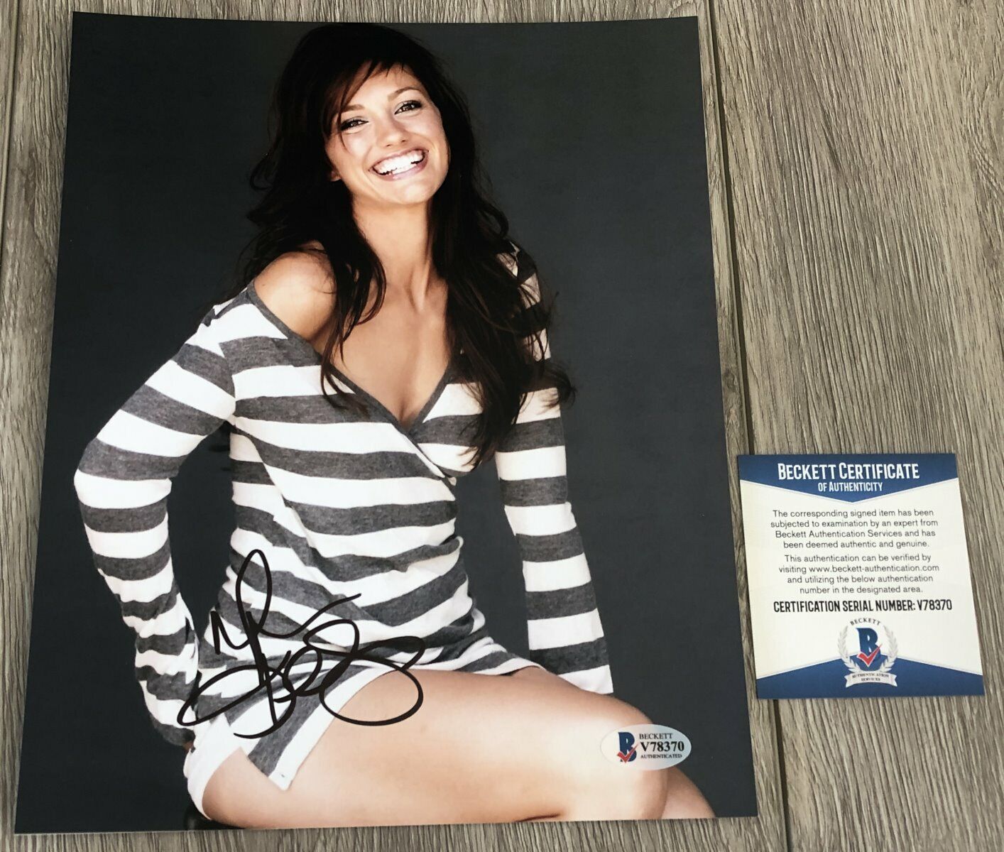 MINKA KELLY TITANS SIGNED FRIDAY NIGHT LIGHTS 8x10 Photo Poster painting w/ BECKETT BAS COA