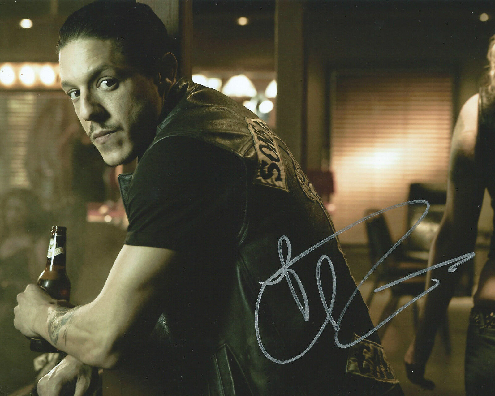 **GFA Sons of Anarchy *THEO ROSSI* Signed 8x10 Photo Poster painting PROOF COA**