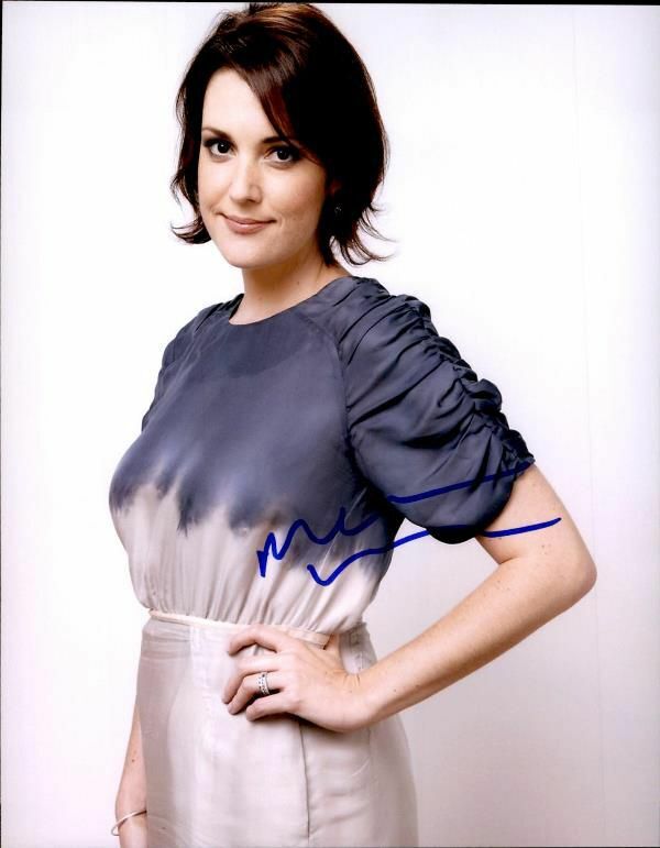 Melanie Lynskey authentic signed celebrity 8x10 Photo Poster painting W/Cert Autographed 2616i