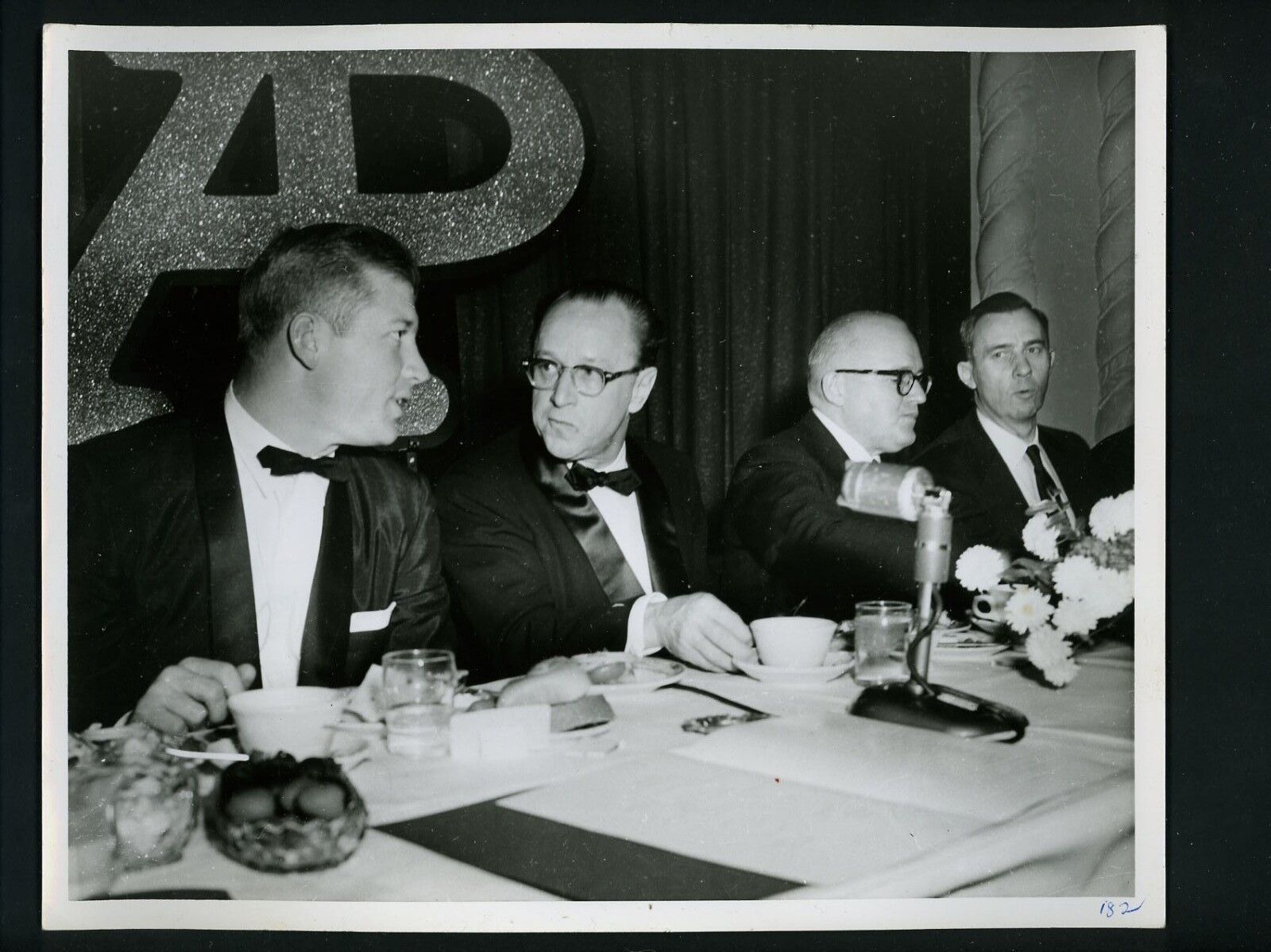 Mickey Mantle 1950's award banquet Press Photo Poster painting New York Yankees