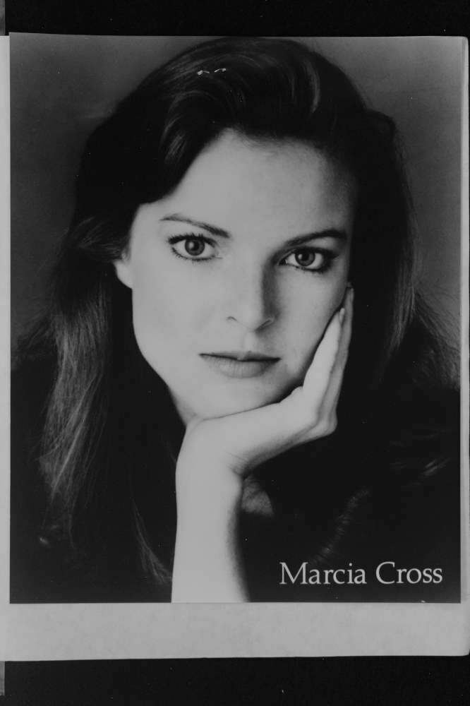 Marcia Cross - 8x10 Headshot Photo Poster painting with Resume - Desperate Housewives