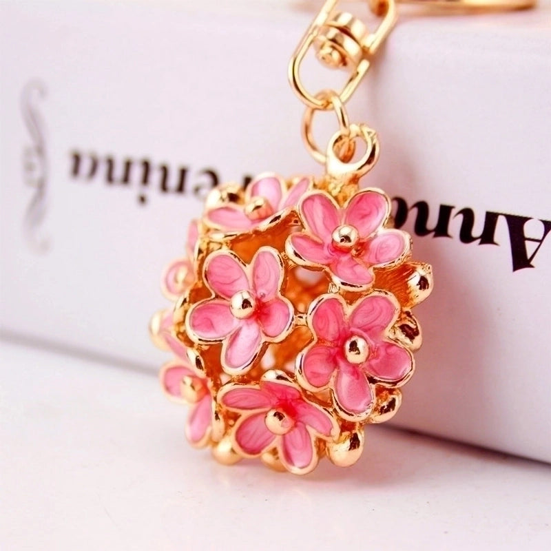 Korean Creative Small Daisy Flower Metal Pendant Three-dimensional Hollow Five-leaf Flower Key Chain