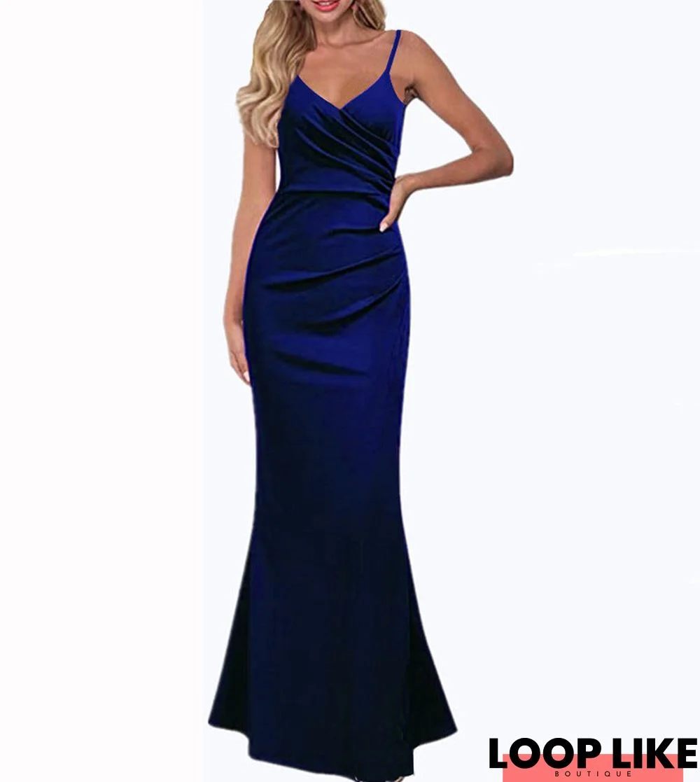 Flattering and Expandable Elegant Slim Fit Dress with Solid Color and Spaghetti Straps