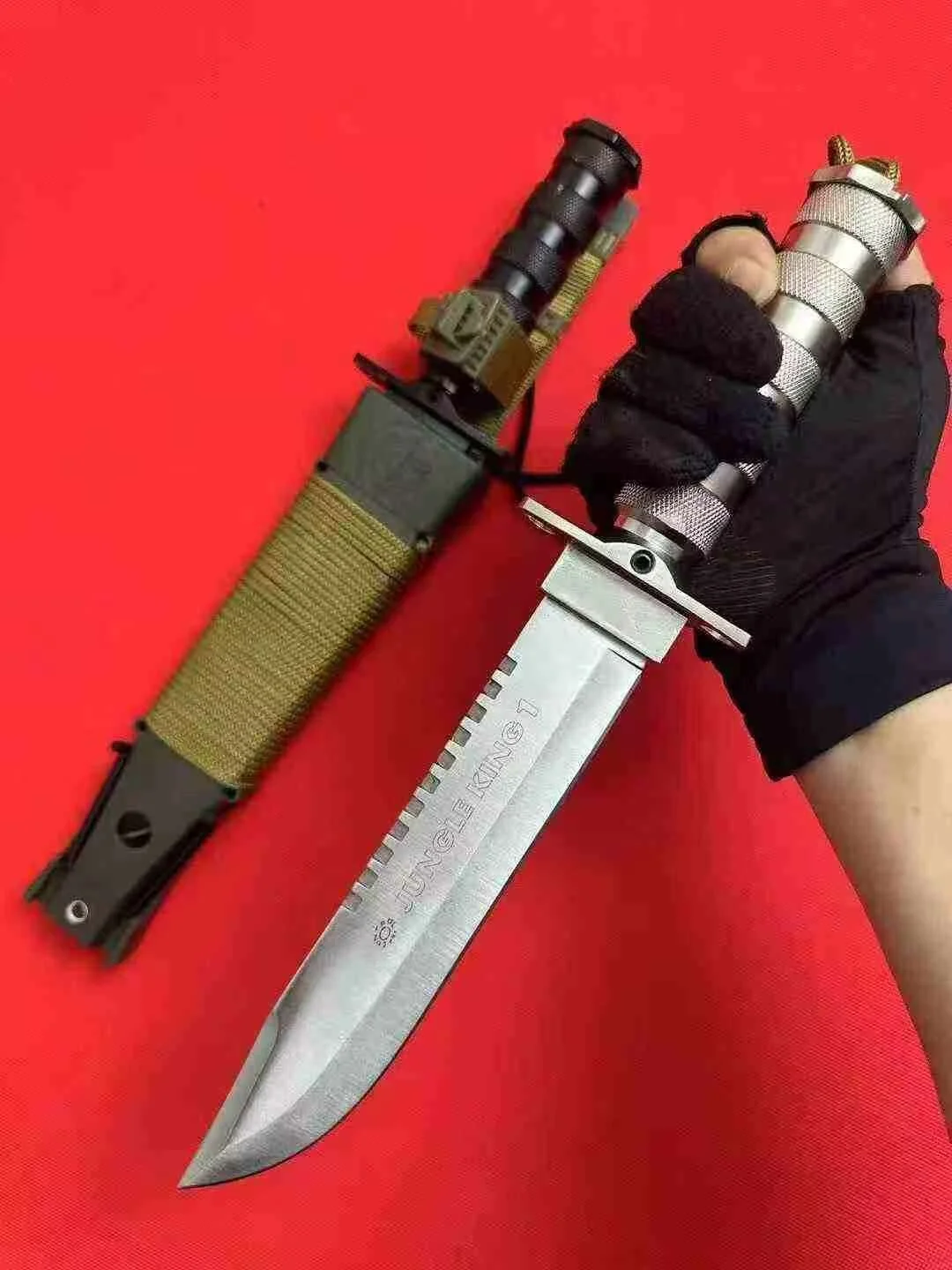 High-hardness Jungle King No. 1 integrated knife, a multi-functional tool for camping and outdoor activities.