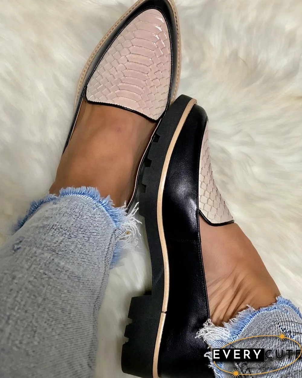 Colorblock Pointed-toe Platform PU Loafers