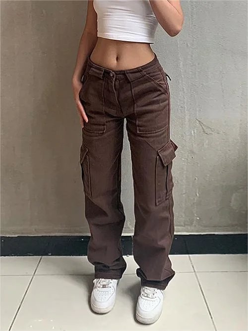 Brownm baggy cargo jeans with a vintage wash