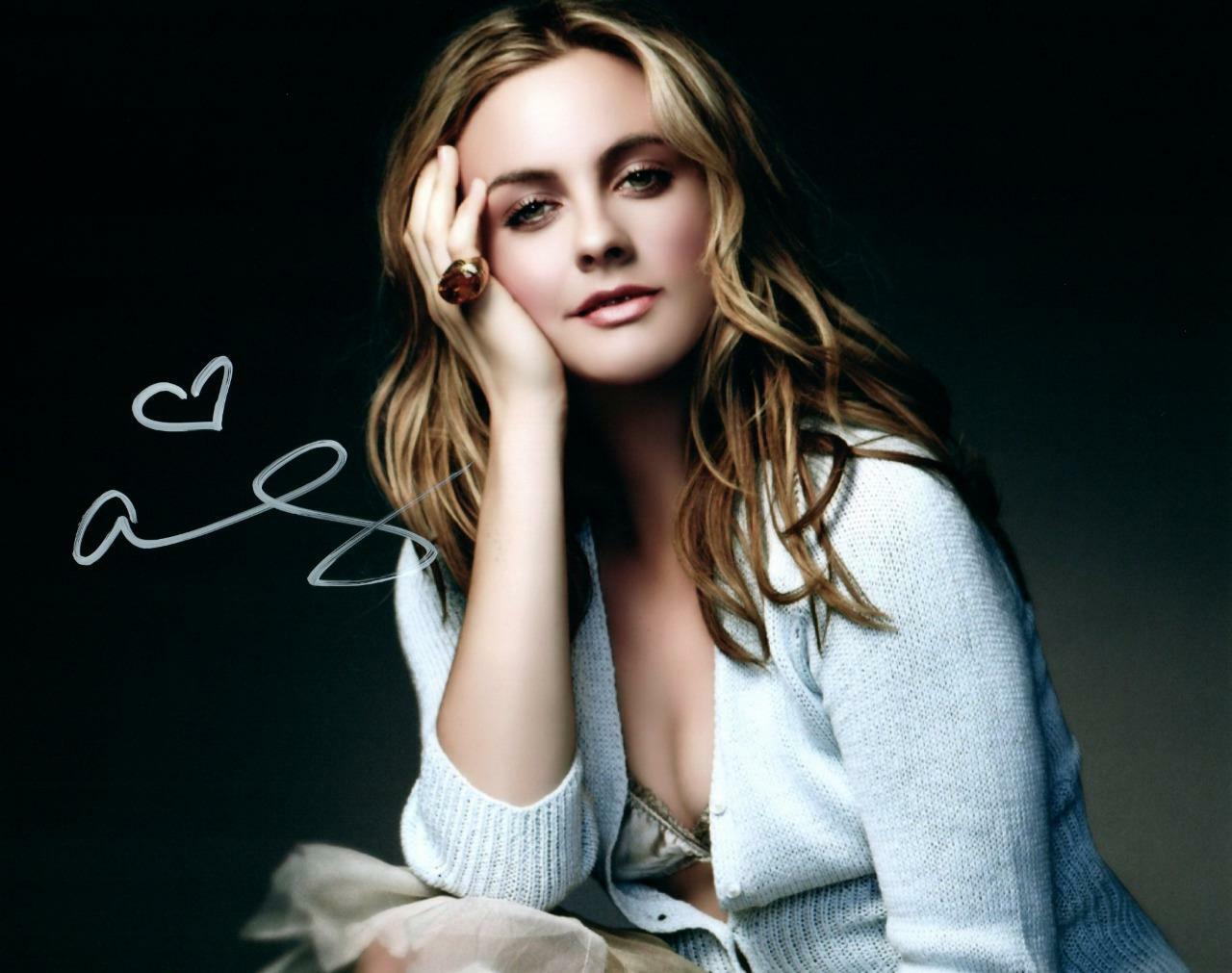 Alicia Silverstone signed 8x10 Photo Poster painting autographed Picture Pic and COA