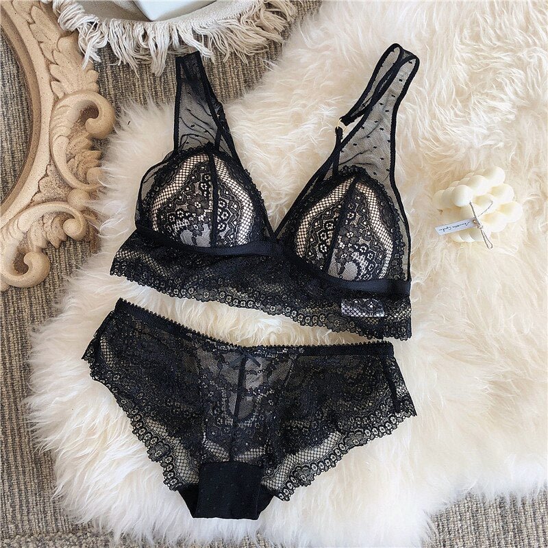 Wriufred Perspective lace vest lingerie set no bump sexy bra set push up women underwear no buckle bras beige and black colors