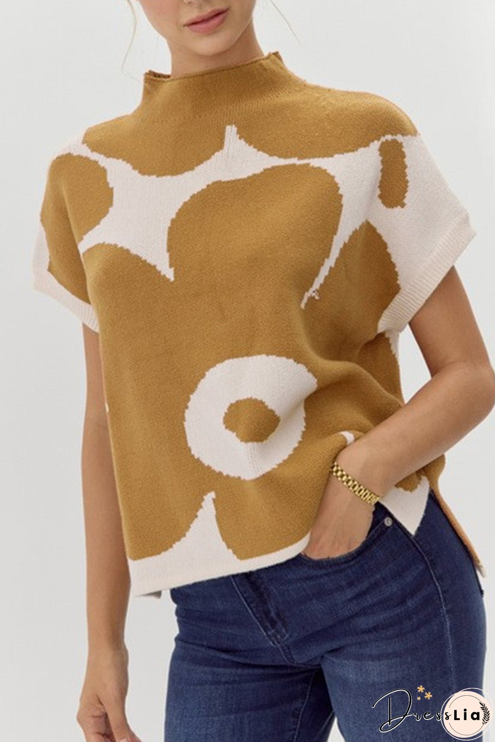 Camel Big Flower Pattern Stand Neck Short Sleeve Sweater