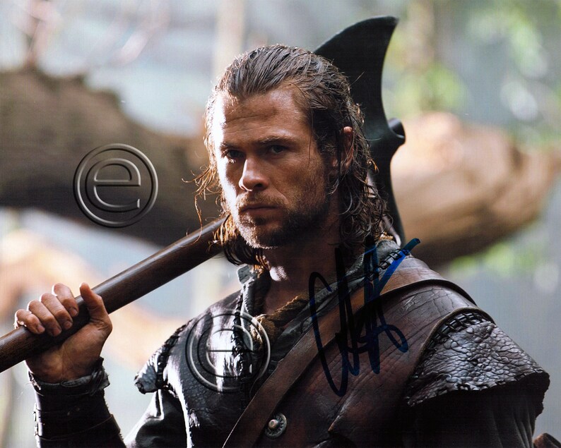Chris Hemsworth Snow White and the Huntsman Autographed Signed Photo Poster painting 8 x 10 print Photo Poster painting picture poster wall art autograph