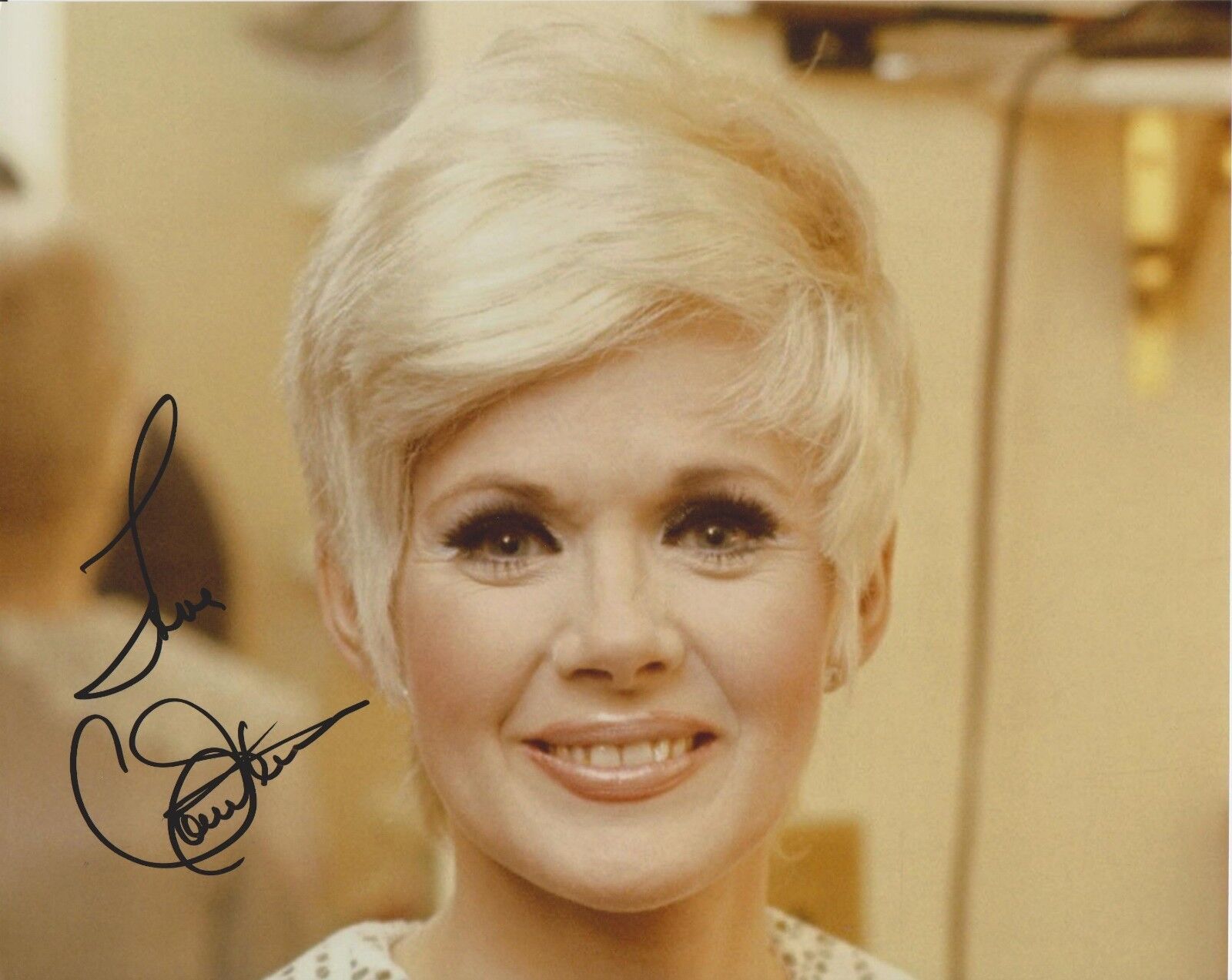 Connie Stevens Signed 8x10 Photo Poster painting -Star of Hawaiian Eye / Grease 2 / Scorchy - #5