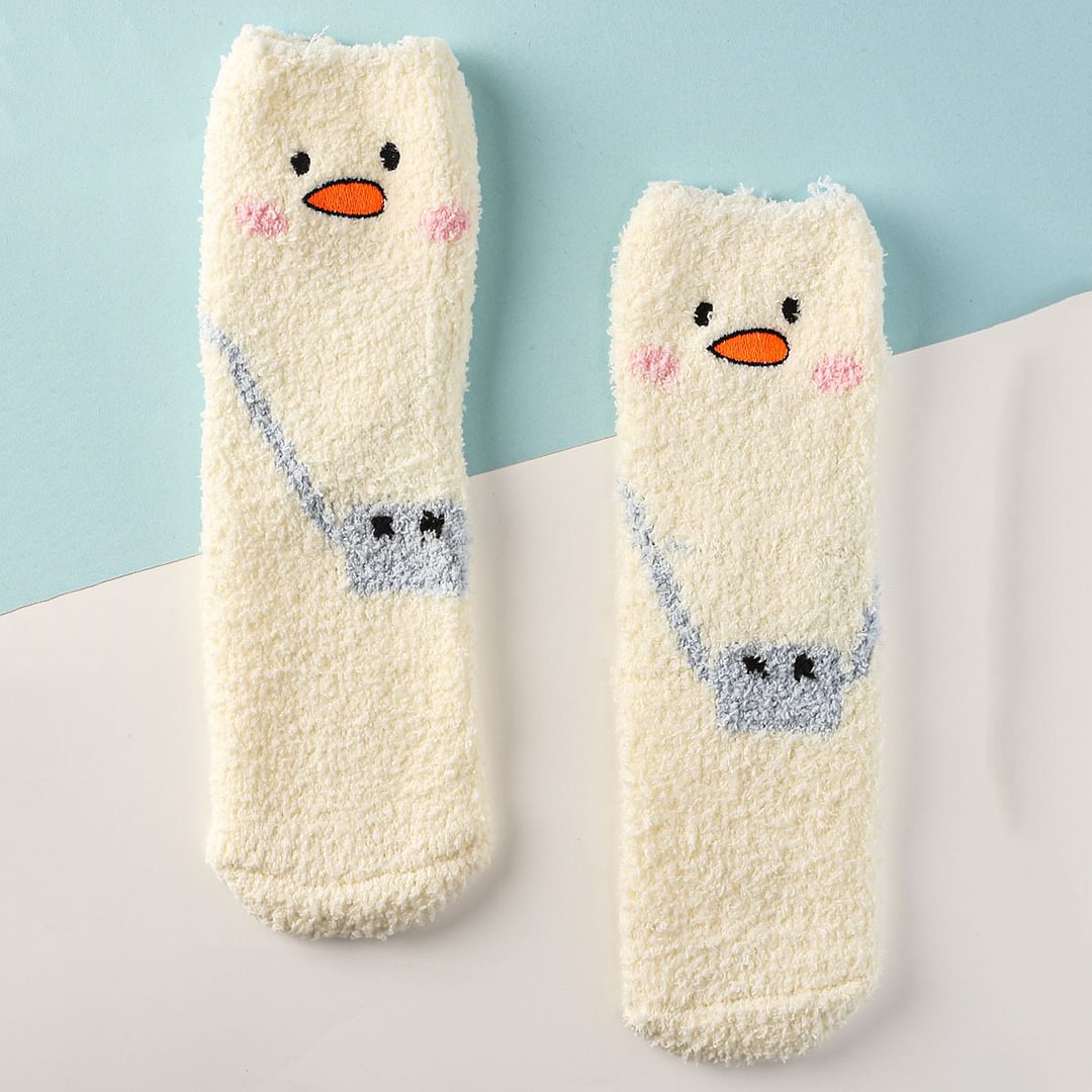   Cartoon penguin piglet coral velvet household socks - Neojana