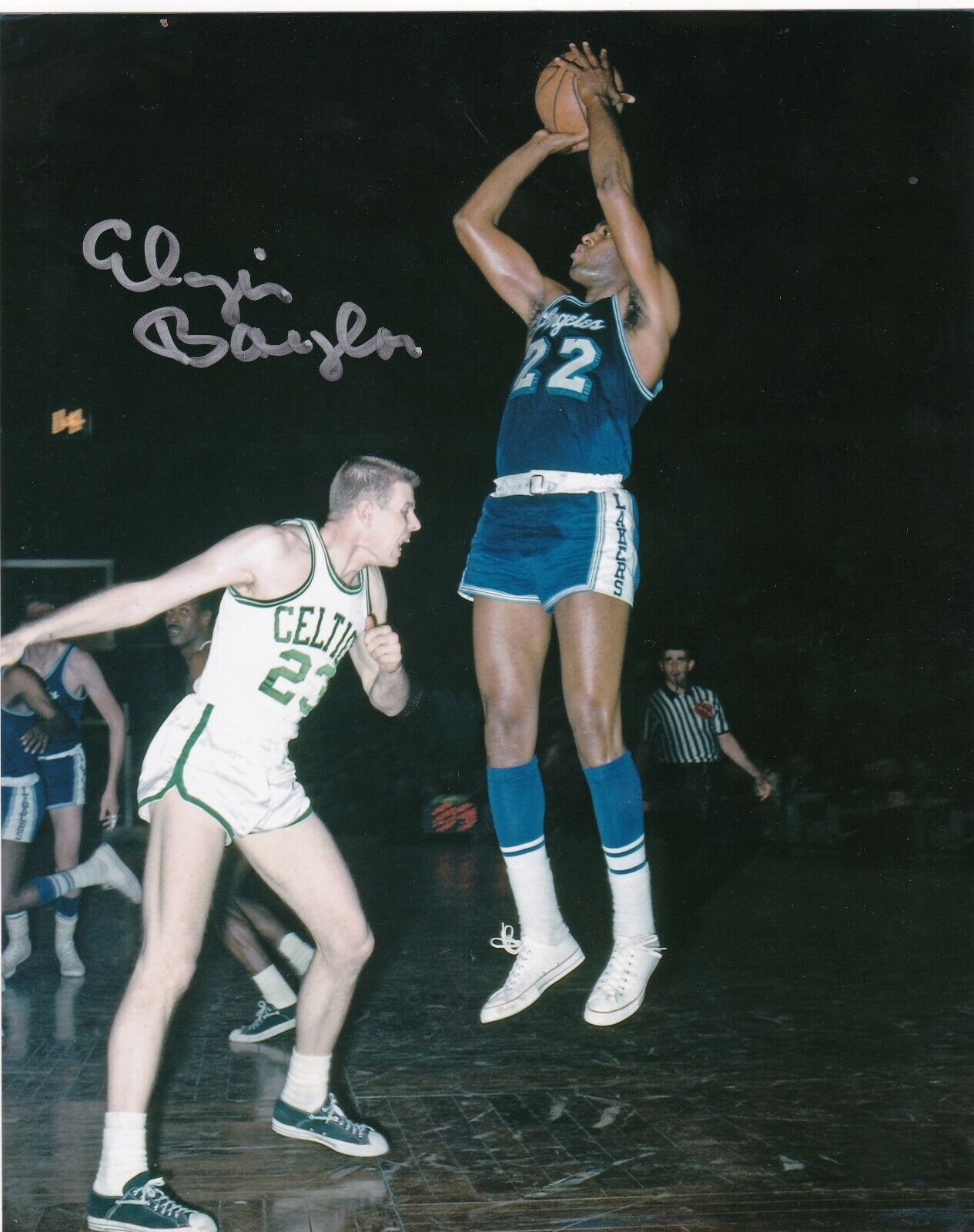 ELGIN BAYLOR LOS ANGELES LAKERS ACTION SIGNED 8x10