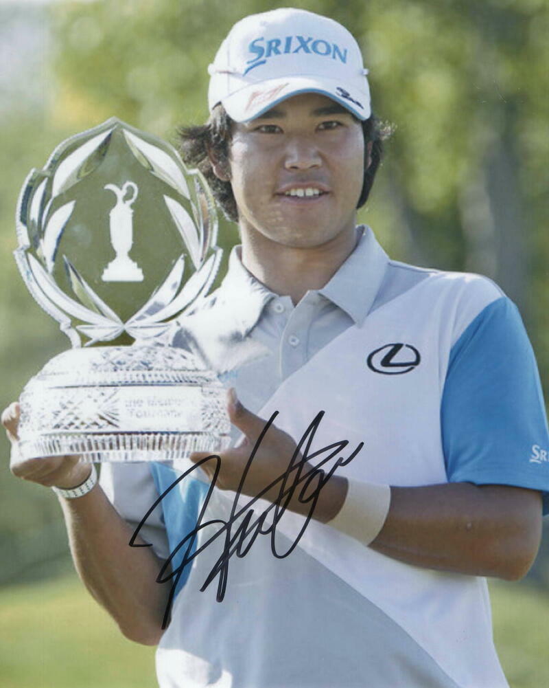 HIDEKI MATSUYAMA SIGNED AUTOGRAPH 8X10 Photo Poster painting - 2021 MASTERS WINNER, FLAG, BALL