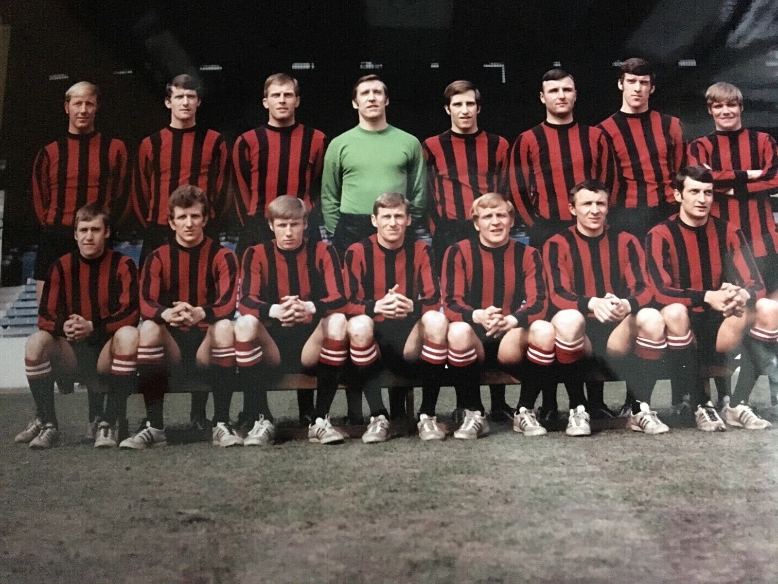 MANCHESTER CITY c1969 - FA CUP WINNERS - EXTRA LARGE UNSIGNED Photo Poster painting