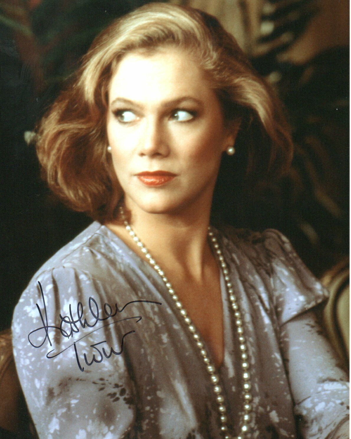 Kathleen Turner Signed 10 by 8 inches Genuine Signature Photo Poster painting