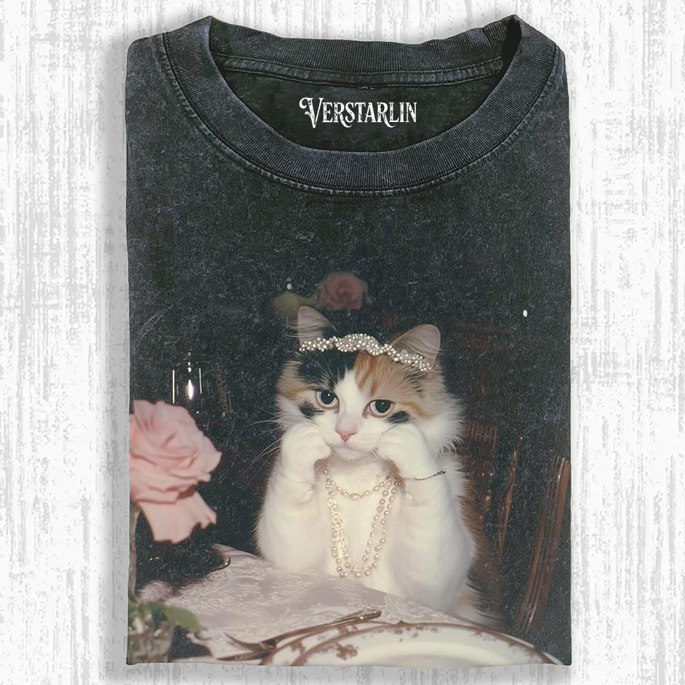 ELEGANT CAT  T-SHIRT