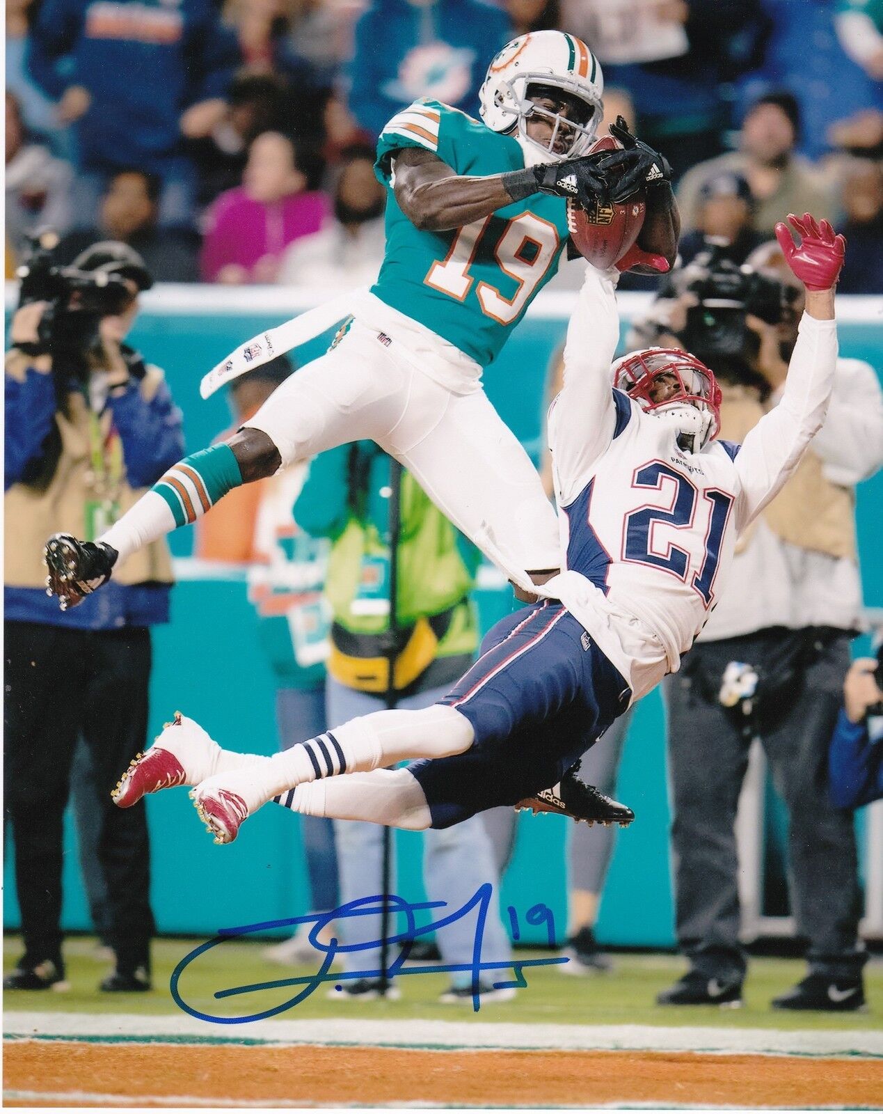 JAKEEM GRANT MIAMI DOLPHINS ACTION SIGNED 8x10