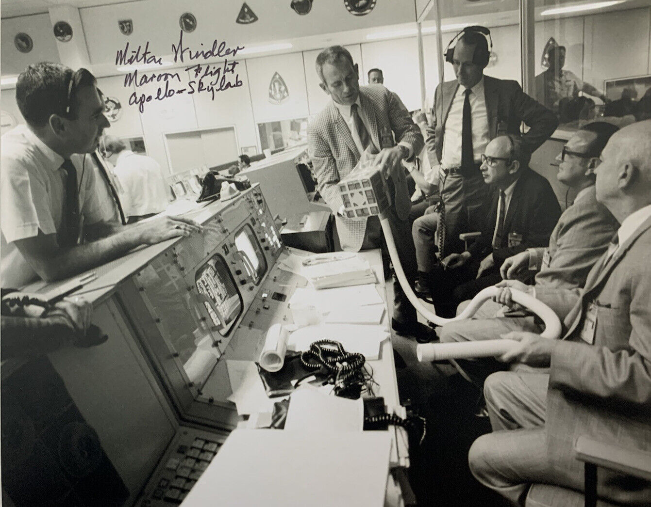 MILTON WINDLER HAND SIGNED 8x10 Photo Poster painting APOLLO 11 FLIGHT DIRECTOR AUTOGRAPH