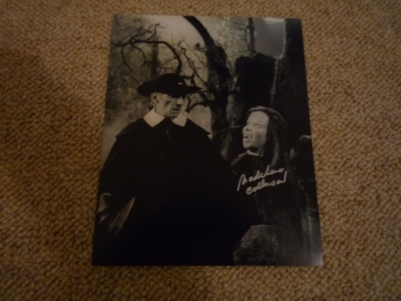 MADELEINE COLLINSON signed autograph 8x10 20x25 cm In Person TWINS OF EVIL