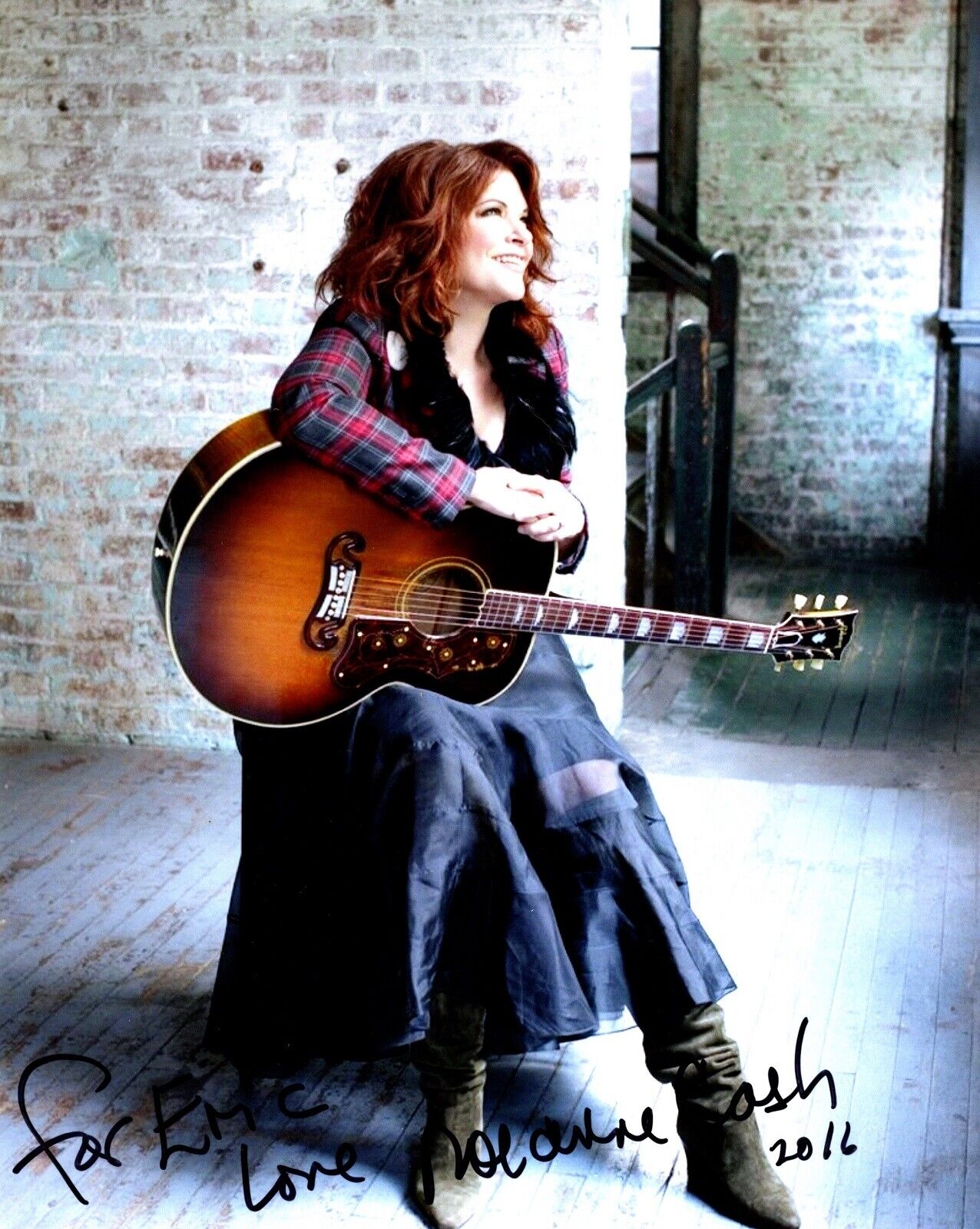 TO ERIC - Rosanne Cash Signed - Autographed Country Music Singer 8x10 inch Photo Poster painting