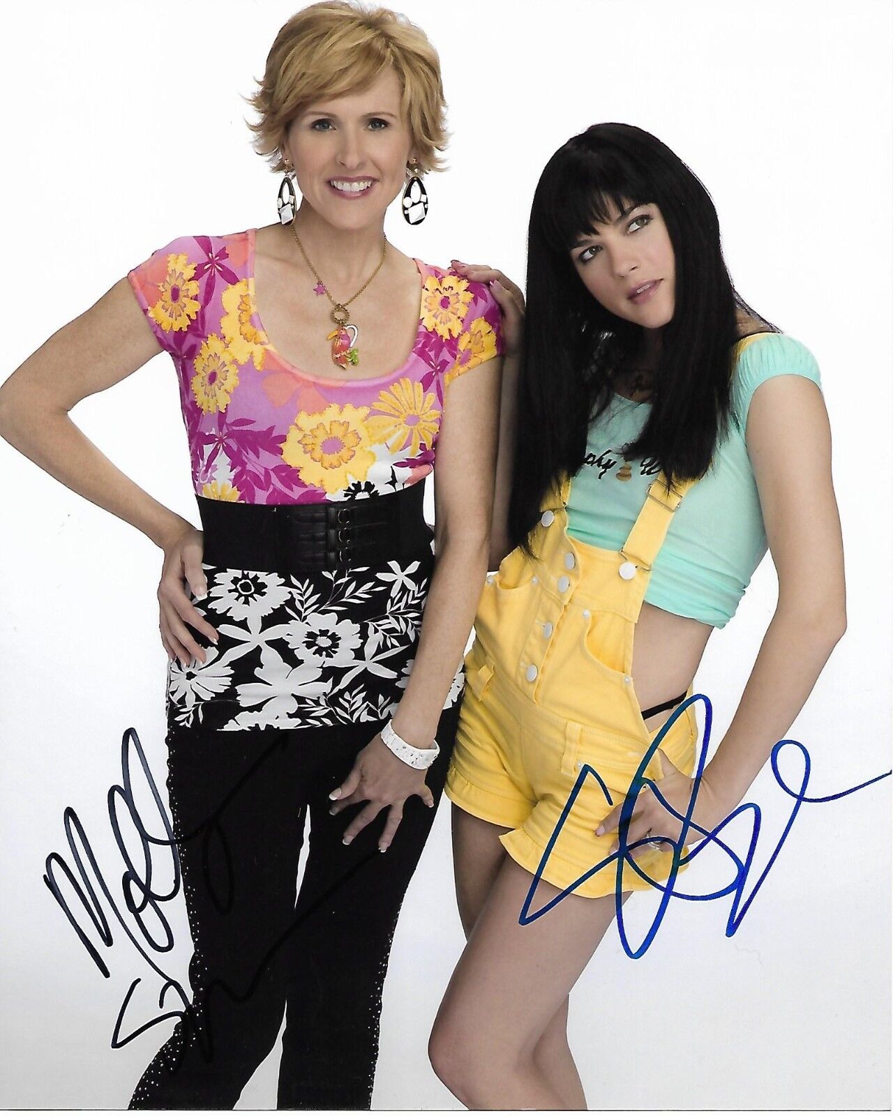 KATH & KIM AUTOGRAPHED Photo Poster painting SIGNED 8X10 #2 MOLLY SHANNON SELMA BLAIR