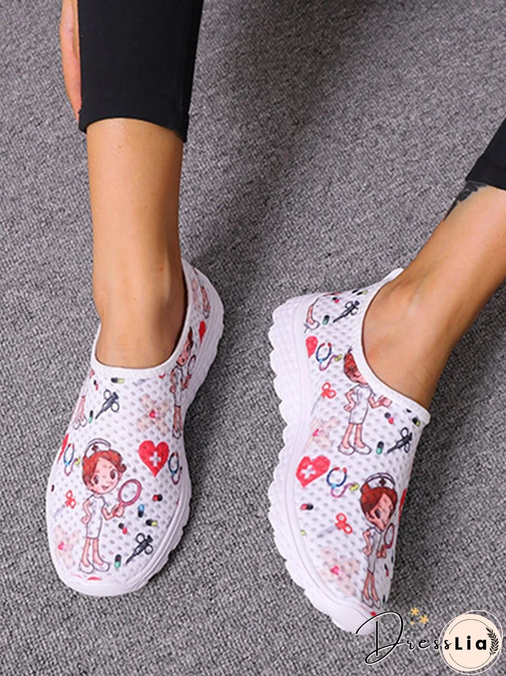 Nurse Fighting Epidemic Print Breathable Tulle Mesh Lightweight Sneakers