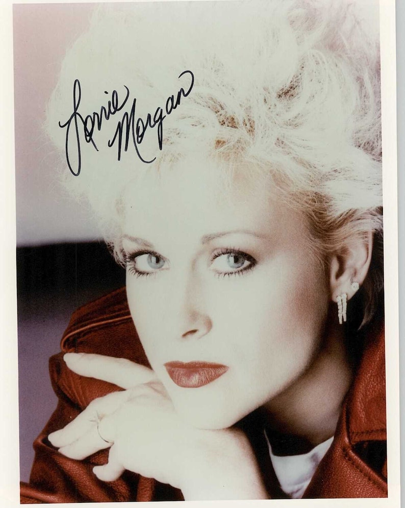 Lorrie Morgan Signed Autographed Glossy 8x10 Photo Poster painting - COA Matching Holograms