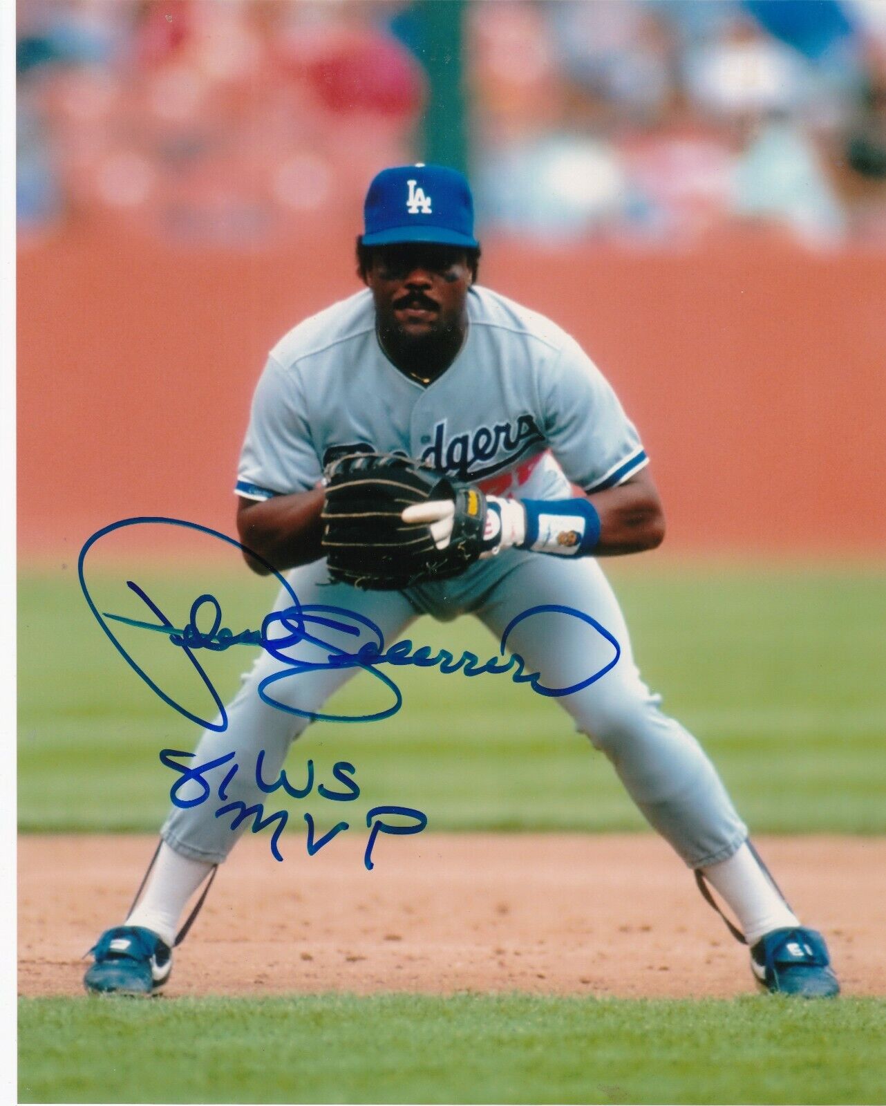 PEDRO GUERRERO LOS ANGELES DODGERS 1981 WS MVP ACTION SIGNED 8x10