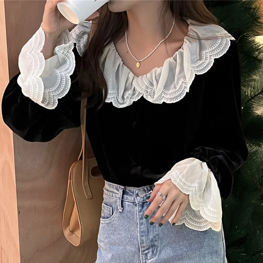 Jangj Alien Kitty Black Lace Long Sleeve Shirts Women Velvet Tops Loose 2022 New Office Lady Streetwear OL Bottoming Female Blouses