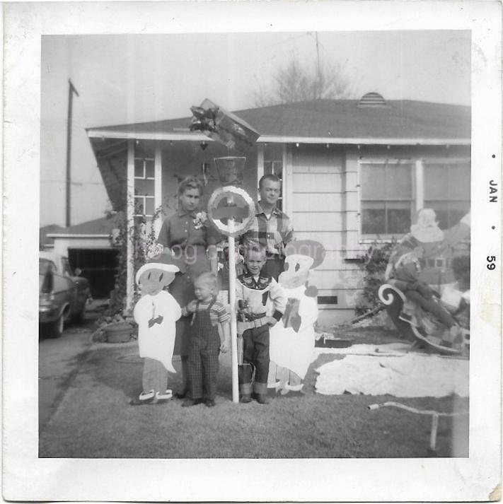 FRONTYARD FAMILY PORTRAIT 1950's Found Photo Poster painting bw CHRISTMAS DECORATIONS 910 1 Z