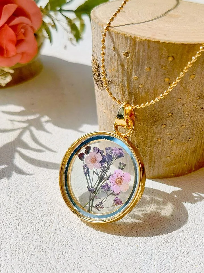 Gypsophila Daffodil Bridal Bouquet Necklace