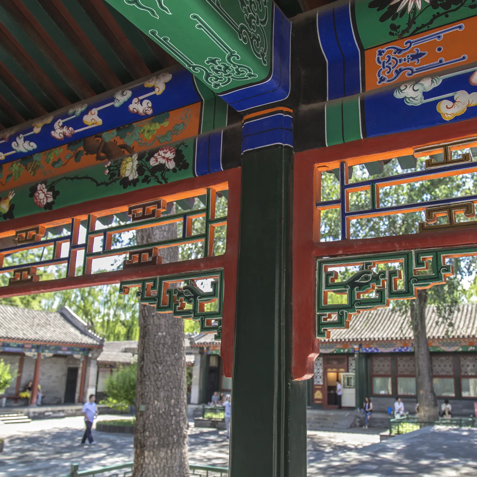 Beijing Layover Tour vs Staying at the Airport: Which Is Better?