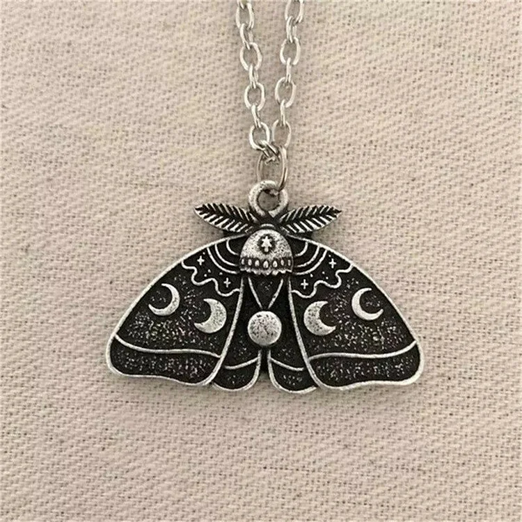 🔥 Last Day Promotion 70% OFF🔥 Moon Phase Luna Moth Pendant Necklace