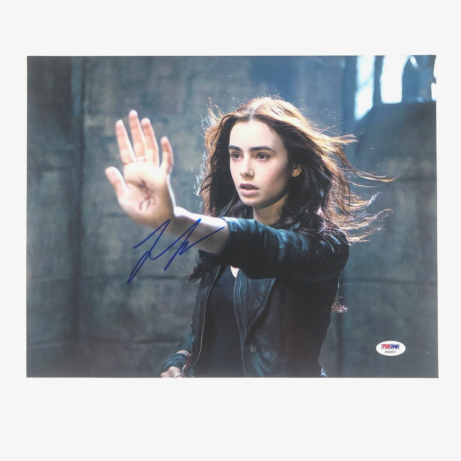 Lily Collins signed 11x14 Photo Poster painting PSA/DNA Autographed The Mortal Instruments