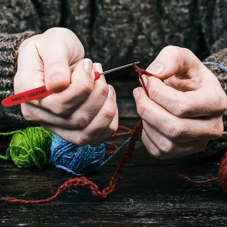 1 Piece Ergonomic Crochet Hooks with Soft Handle Red Color Aluminum DIY Crochet  Needles 2.0-6.0mm Knitting Needles Women Gift