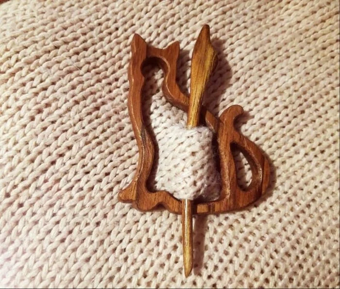 🔥LAST DAY 70% OFF🔥Brooch pin with wooden animal pattern (sweater clip)