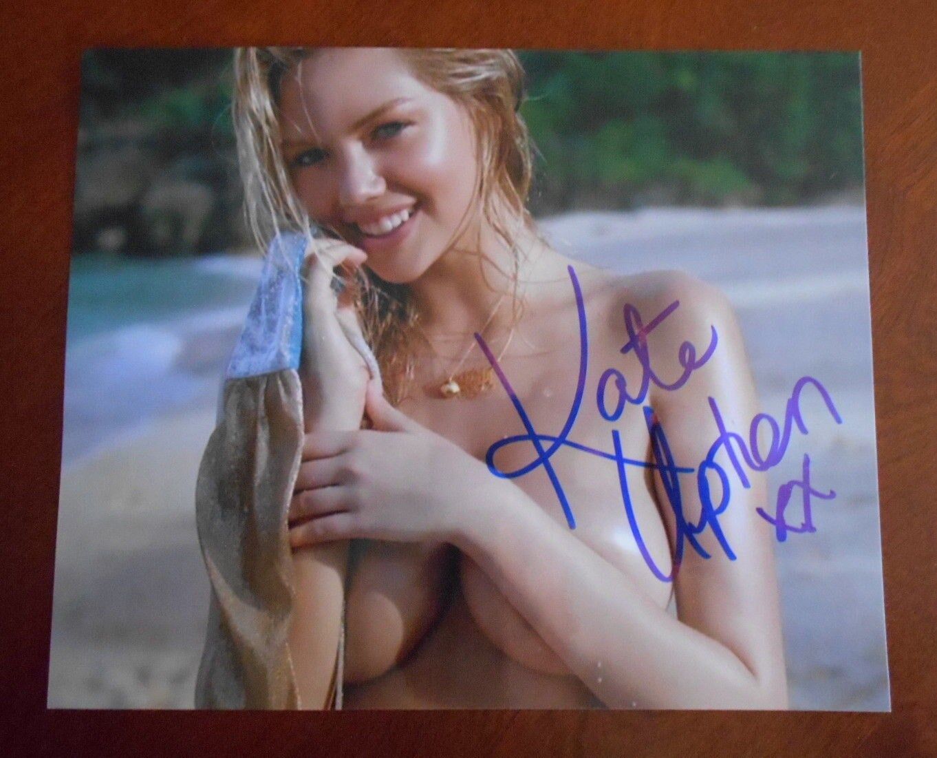 KATE UPTON VS MODEL ACTRESS * ARM BRA * Photo Poster painting! AUTOGRAPHED 8 X 10