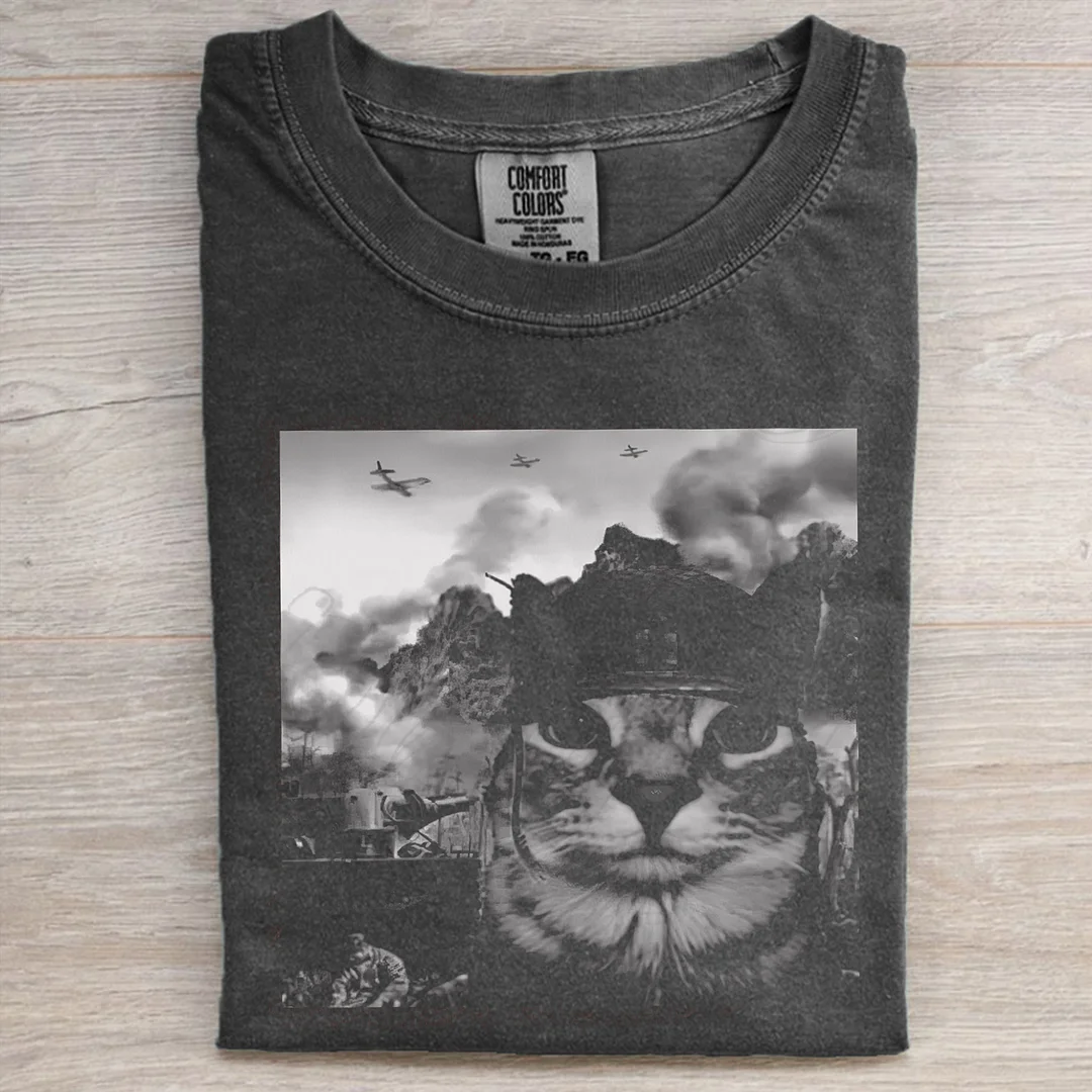 Eagerlys Eagerlys  War Cat in the Battlefield T-shirt Eagerlys