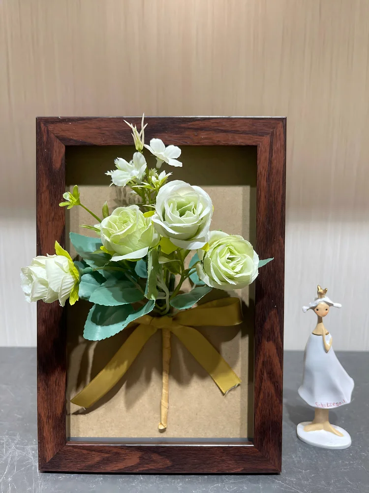 White-Green Rose Realistic Framed Bouquet (6.7*9.6 in) - Desktop 3D Decor Ornament