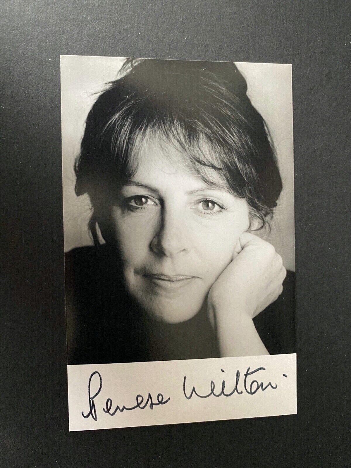 PENELOPE WILTON - GREAT BRITISH ACTRESS - DOWNTON - SUPERB SIGNED Photo Poster painting