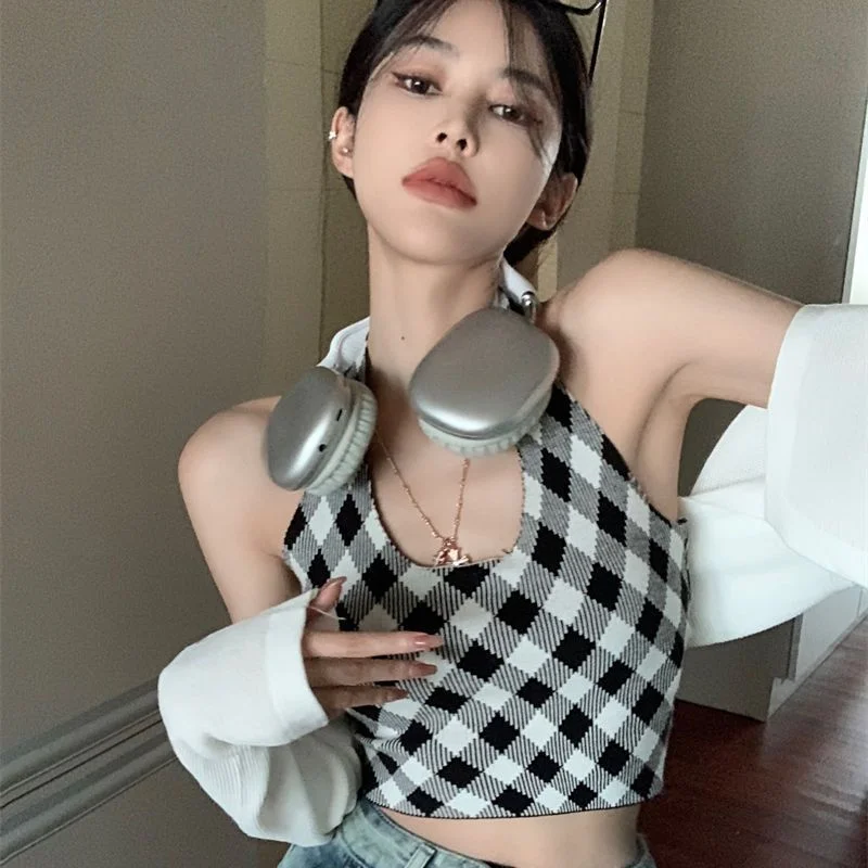 Uveng Uveng Lust Wind Hollow Hanging Neck Small Sling Women In The Summer With Fashion Vests Small Beauty Back Sleeveless Bottom Top Tide