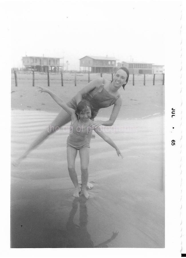 60's SURF POSE Beach FOUND Photo Poster paintingGRAPH bwOriginal Snapshot 011 2 L