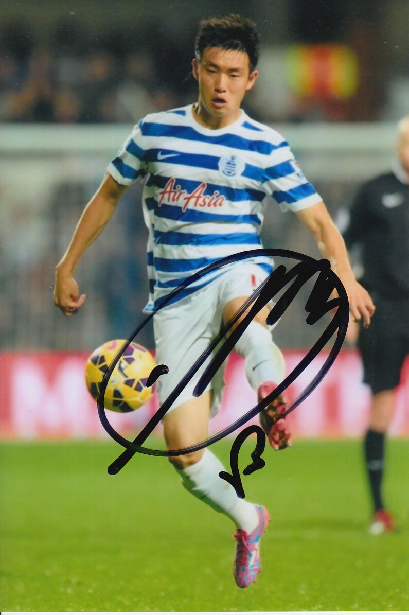 QPR HAND SIGNED YUN SUK-YOUNG 6X4 Photo Poster painting.