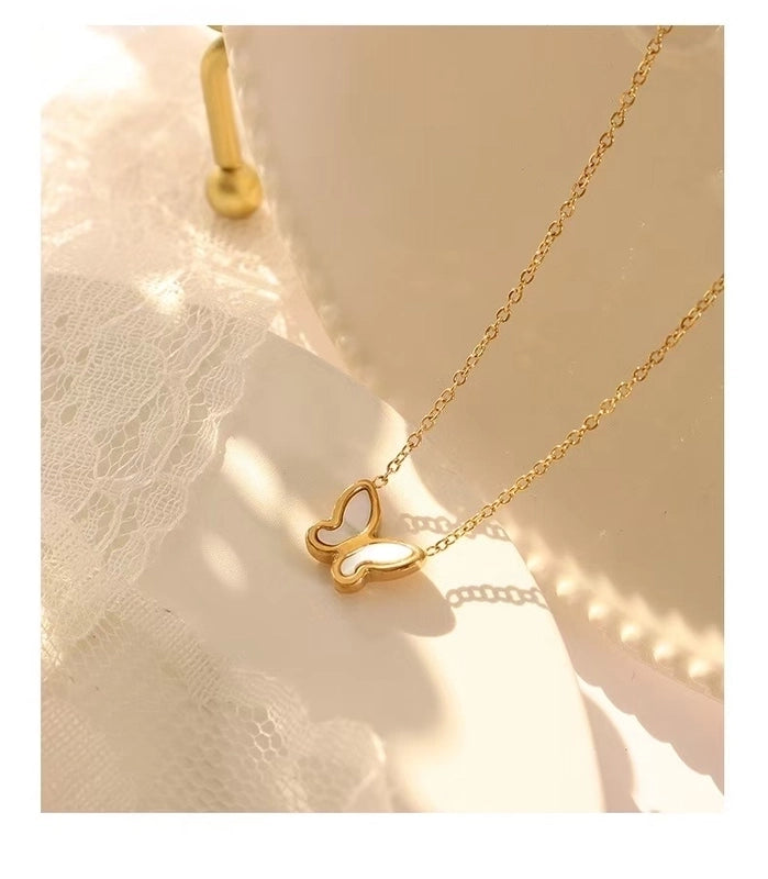 Sweet Minimalist Butterfly 304 Stainless Steel Acrylic Shell 18K Gold Plated Plating Butterfly Pendant Necklace