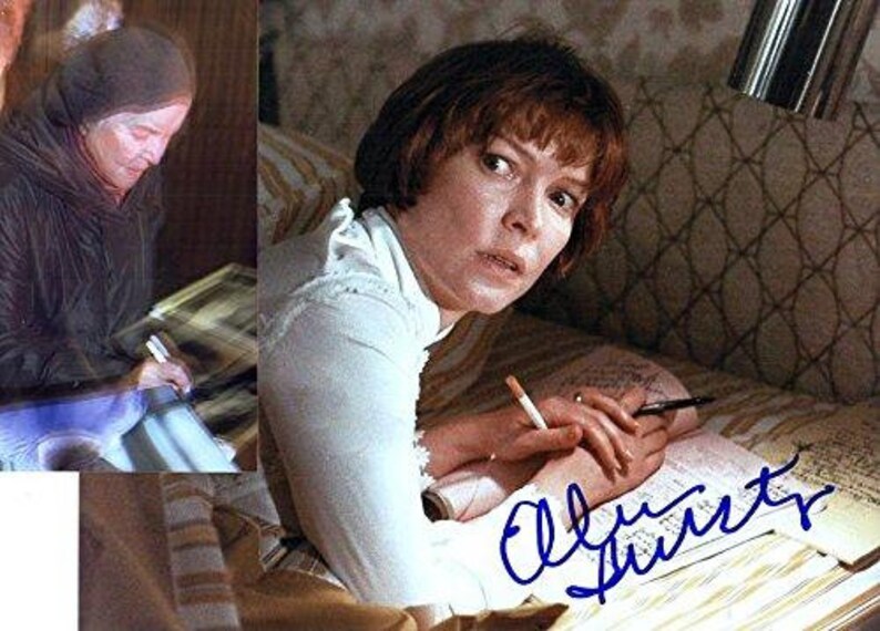 Ellen Burstyn Signed Autographed Glossy 8x10 Photo Poster painting w/ Proof Photo Poster painting