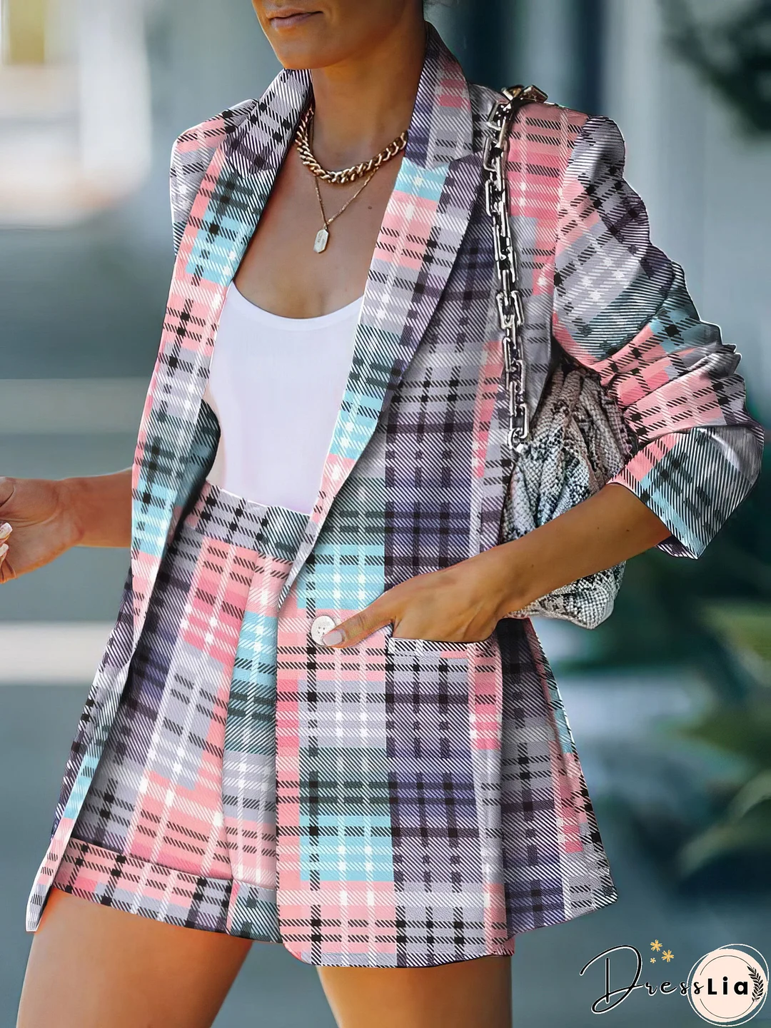 Relaxed and Stylish: Two-Piece Set for Weekend Wear